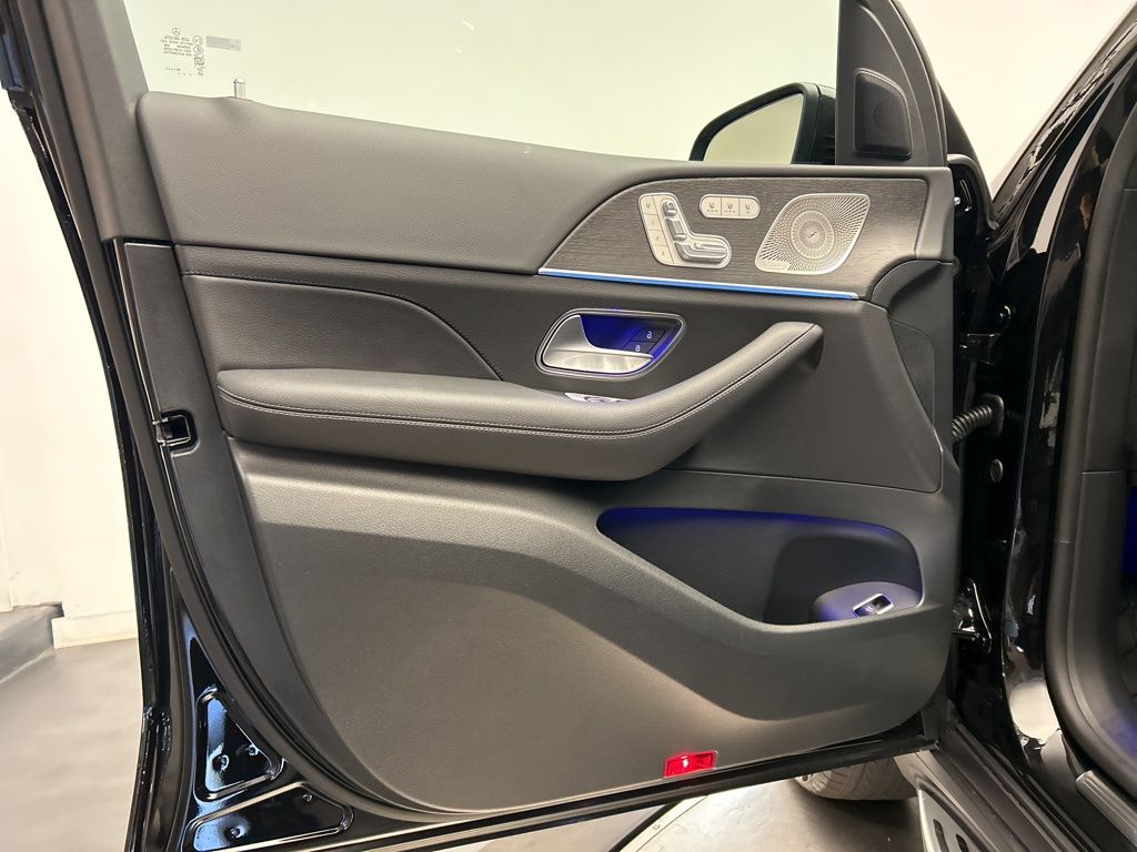 Thumbnail: 2026 Mercedes-Benz GLS - 11