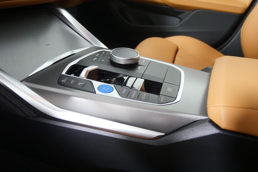 Thumbnail: 2026 BMW i4 - 21