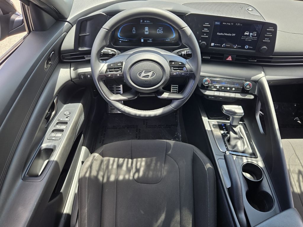 2025 Hyundai Elantra - $17,999