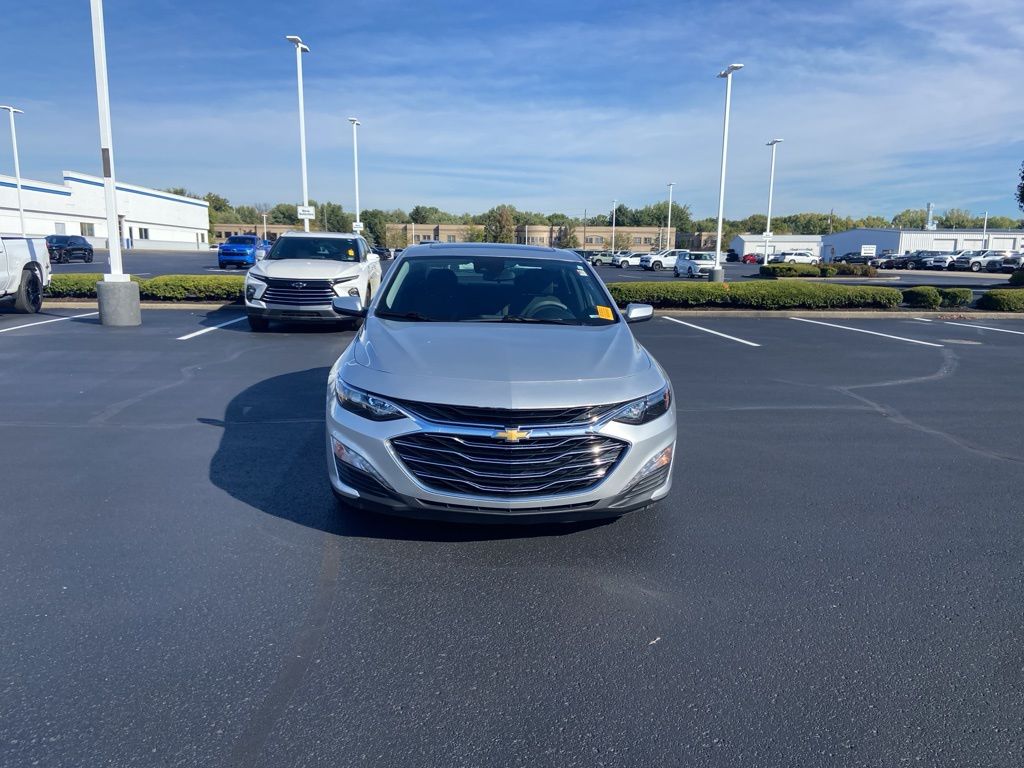 Thumbnail: 2019 Chevrolet Malibu - 8