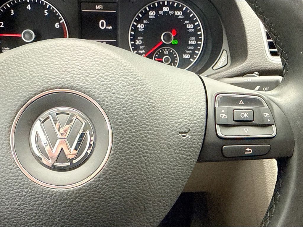 Thumbnail: 2015 Volkswagen Passat - 12