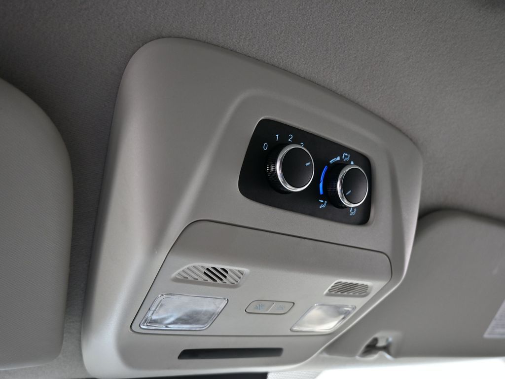 Used 2023 Oxford White Ford XLT image 19