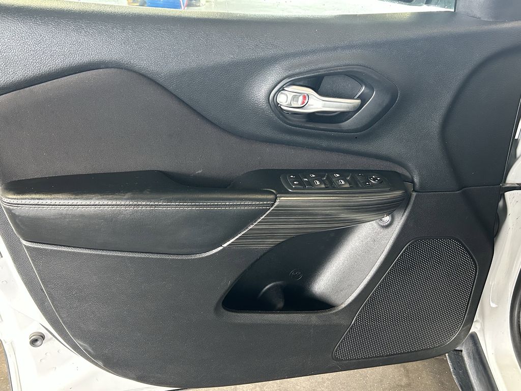 2015 Jeep Cherokee Latitude White at Shottenkirk Kia Fort Bend