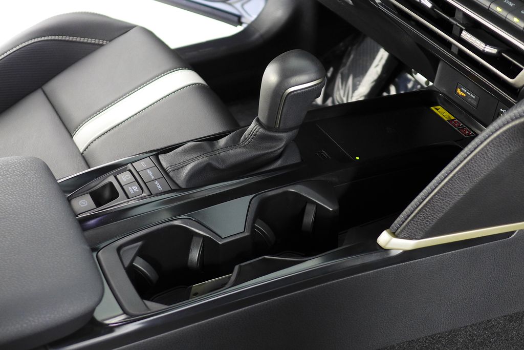 Thumbnail: 2025 Toyota Camry - 15