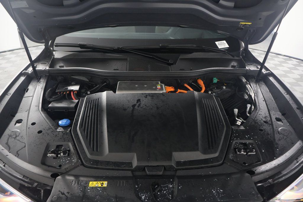 Thumbnail: 2024 Audi Q8 e-tron - 15