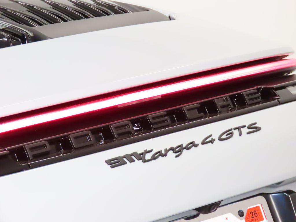 Thumbnail: 2025 Porsche 911 - 20