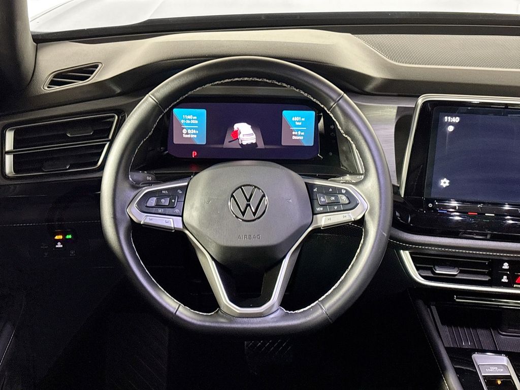 2025 Volkswagen Atlas Cross Sport 2.0T SE w/Technology