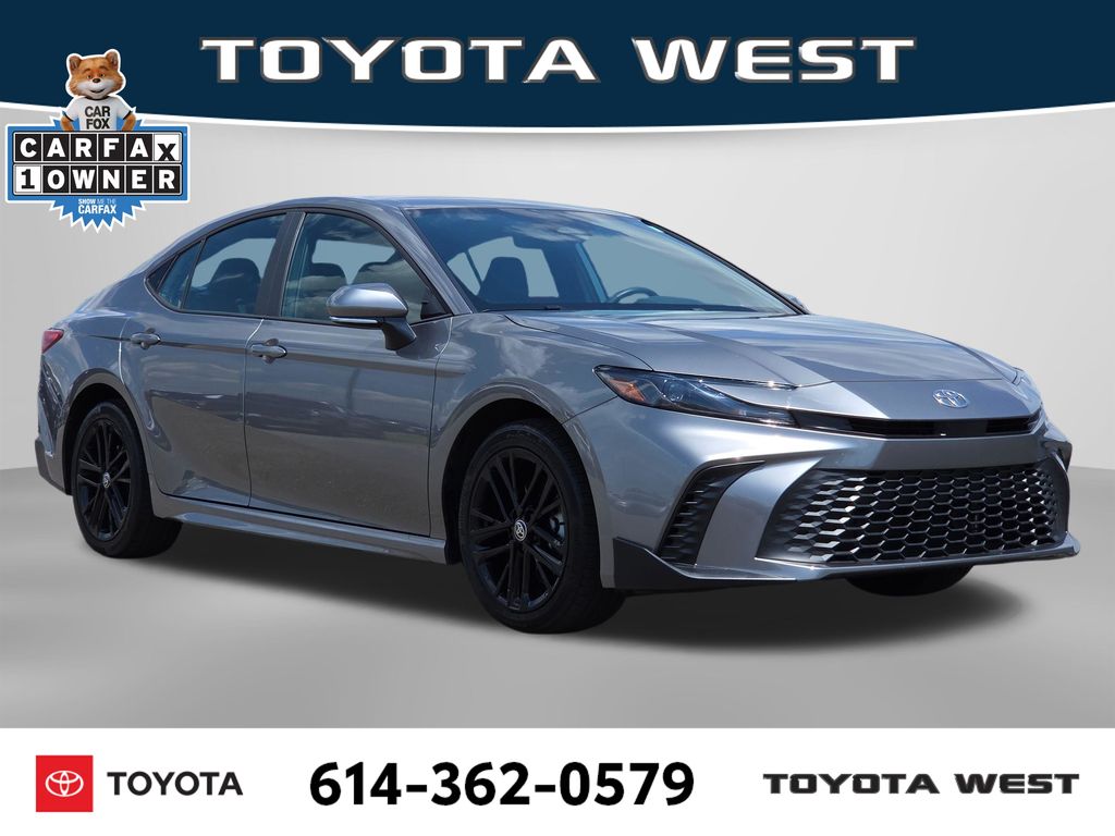 Used 2025  Toyota SE image 4
