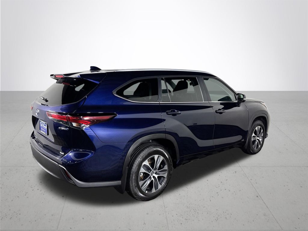 2024 Toyota Highlander Hybrid XLE