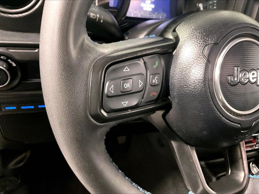 2024 Jeep Wrangler — photo 23