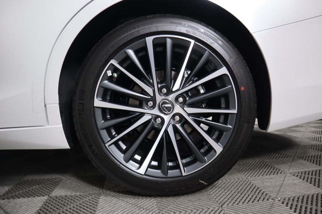 2025 Lexus ES Hybrid 300h 30