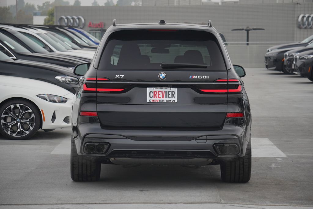 2025 BMW X7 M60i 6