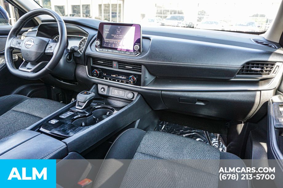 2025 Nissan Rogue SV - Photo 24