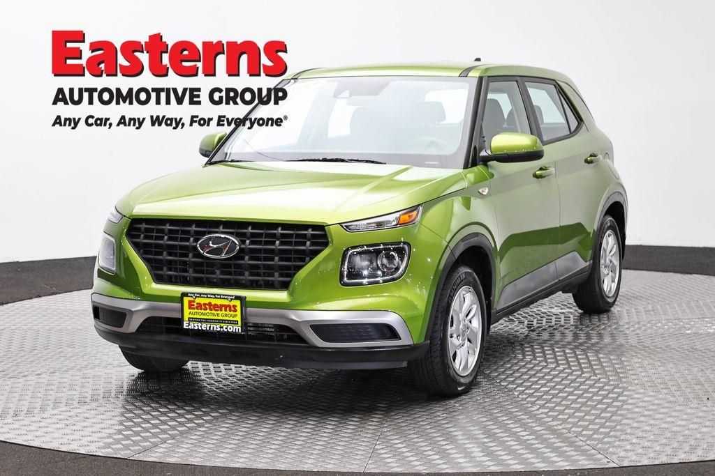 Green Apple 2022 Hyundai Venue SUV / Crossover Front-Wheel Drive Continuously Variable Transmission