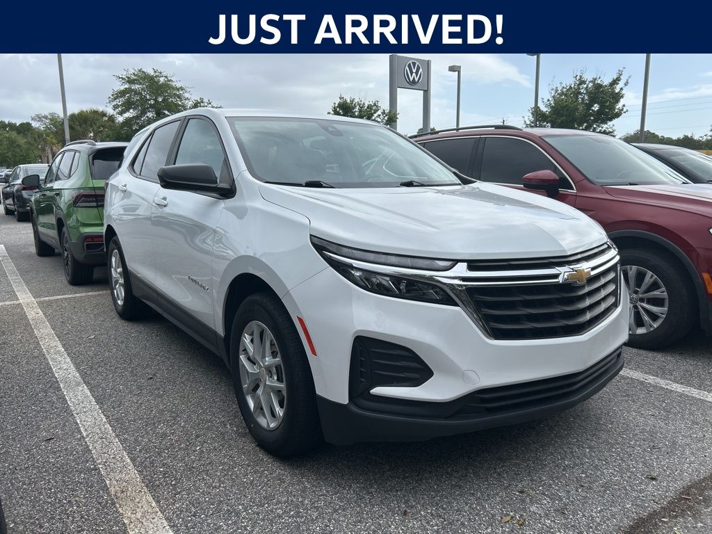 Summit White 2022 Chevrolet Equinox LS FWD with 1LS SUV / Crossover Front-Wheel Drive 6-Speed Automatic Overdrive