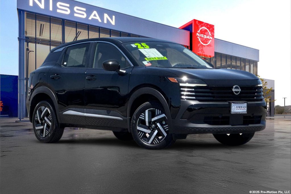 2025 Nissan Kicks 2.0 SV's photo