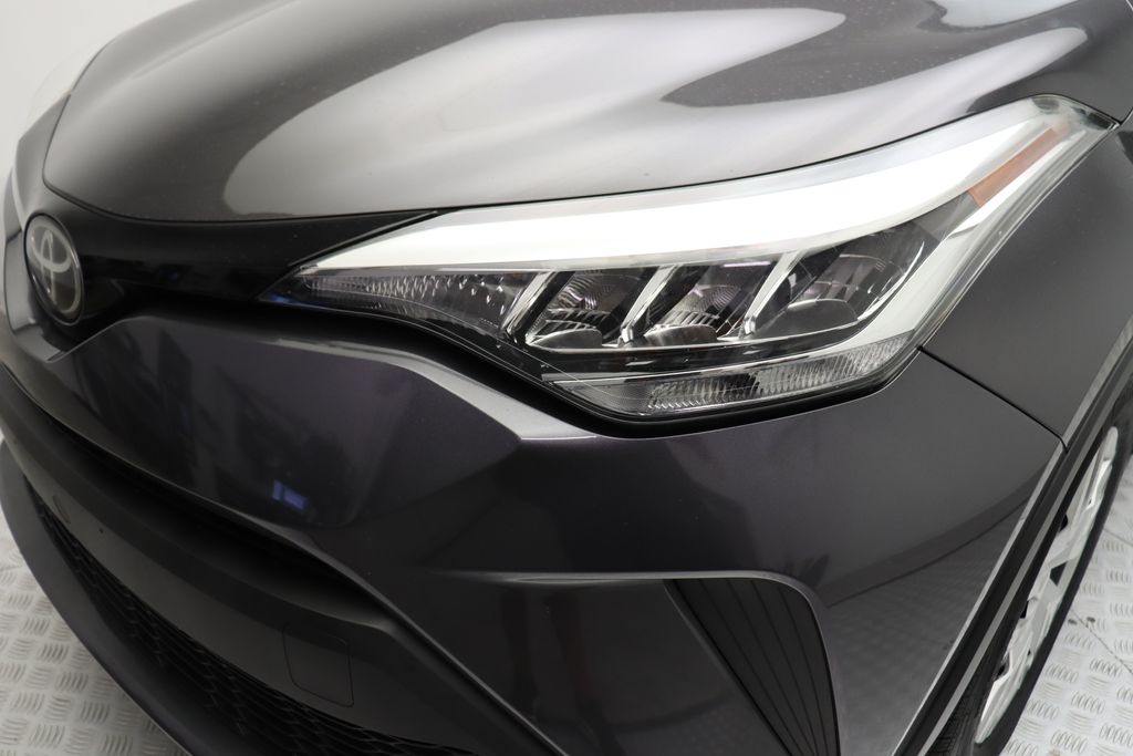 2020 Toyota C-HR LE 3