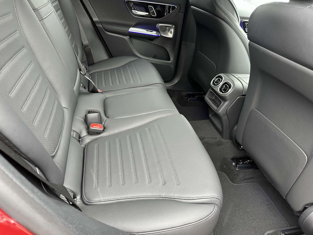 2025 Mercedes-Benz GLC 300 19