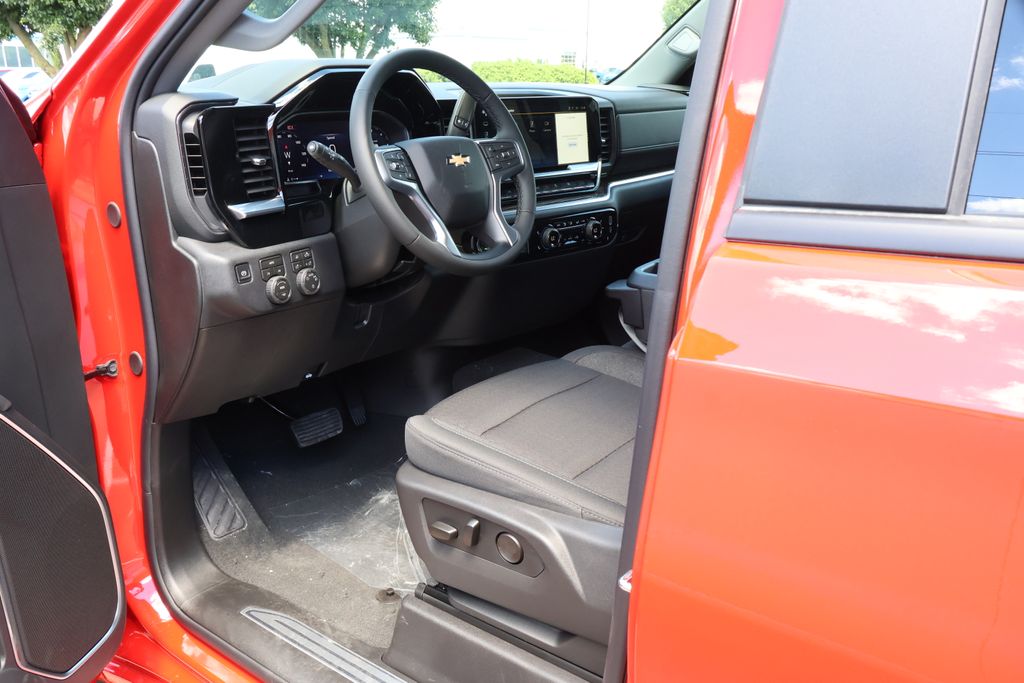 Thumbnail: 2026 Chevrolet Silverado 1500 - 11