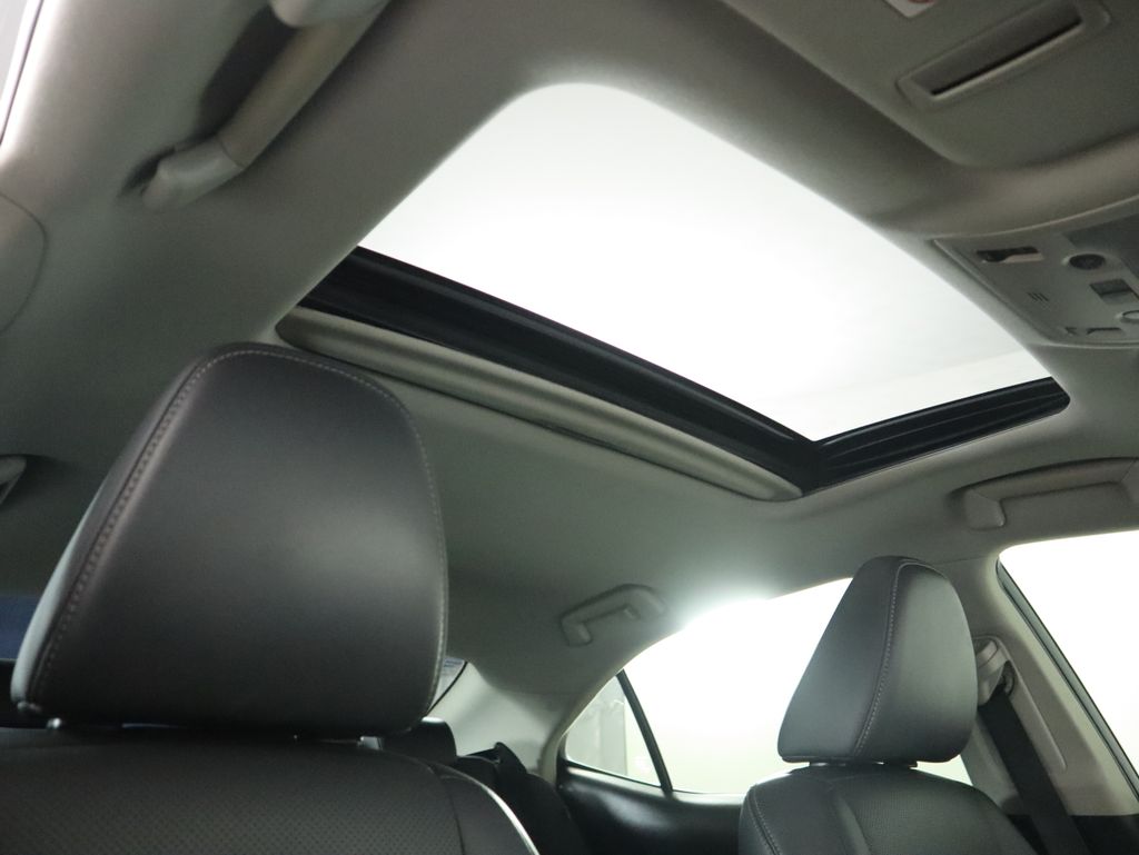 Thumbnail: 2016 Lexus IS - 19