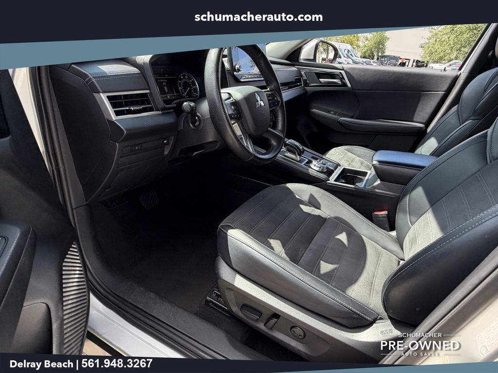 used 2024 Mitsubishi Outlander car, priced at $23,598
