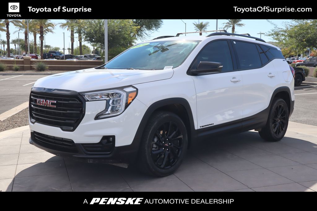 2024 GMC Terrain SLT's photo