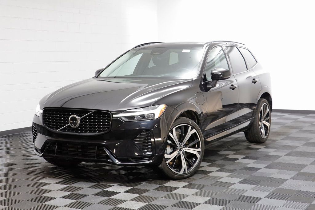 2025 Volvo XC60 Recharge T8 Ultra Dark Theme eAWD