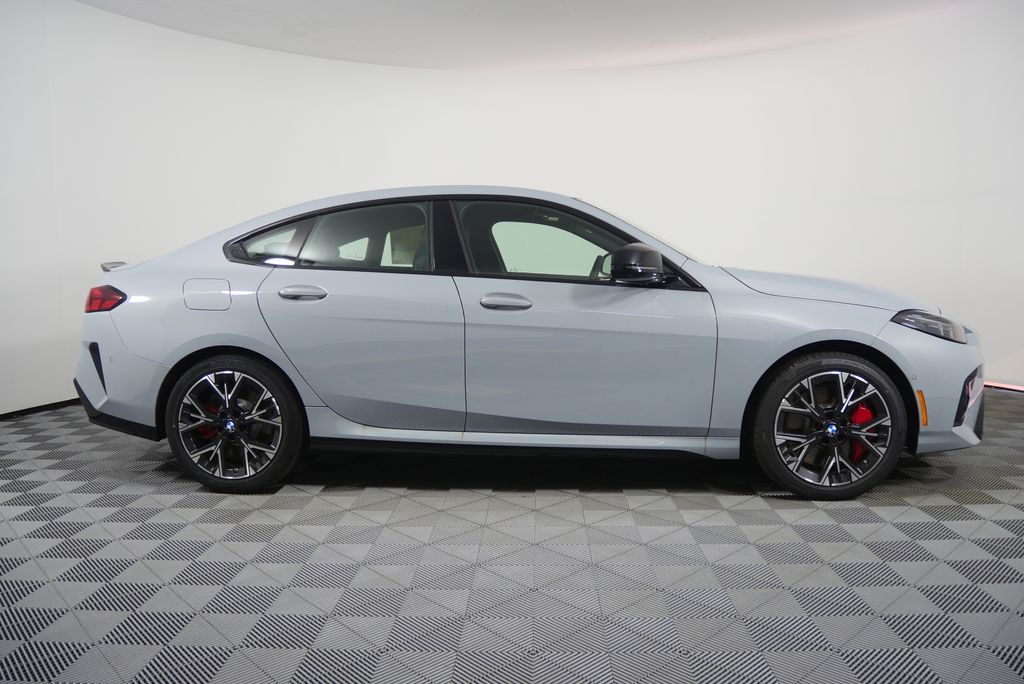 Thumbnail: 2026 BMW 2 Series - 2