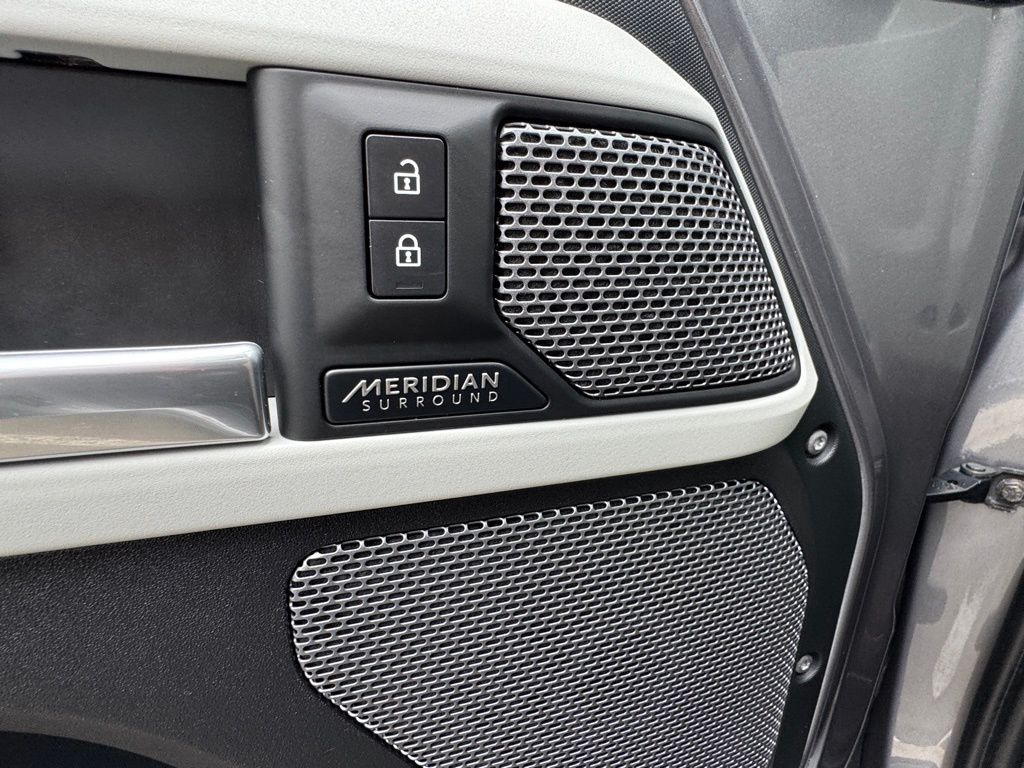 2022 Land Rover Defender 110 24