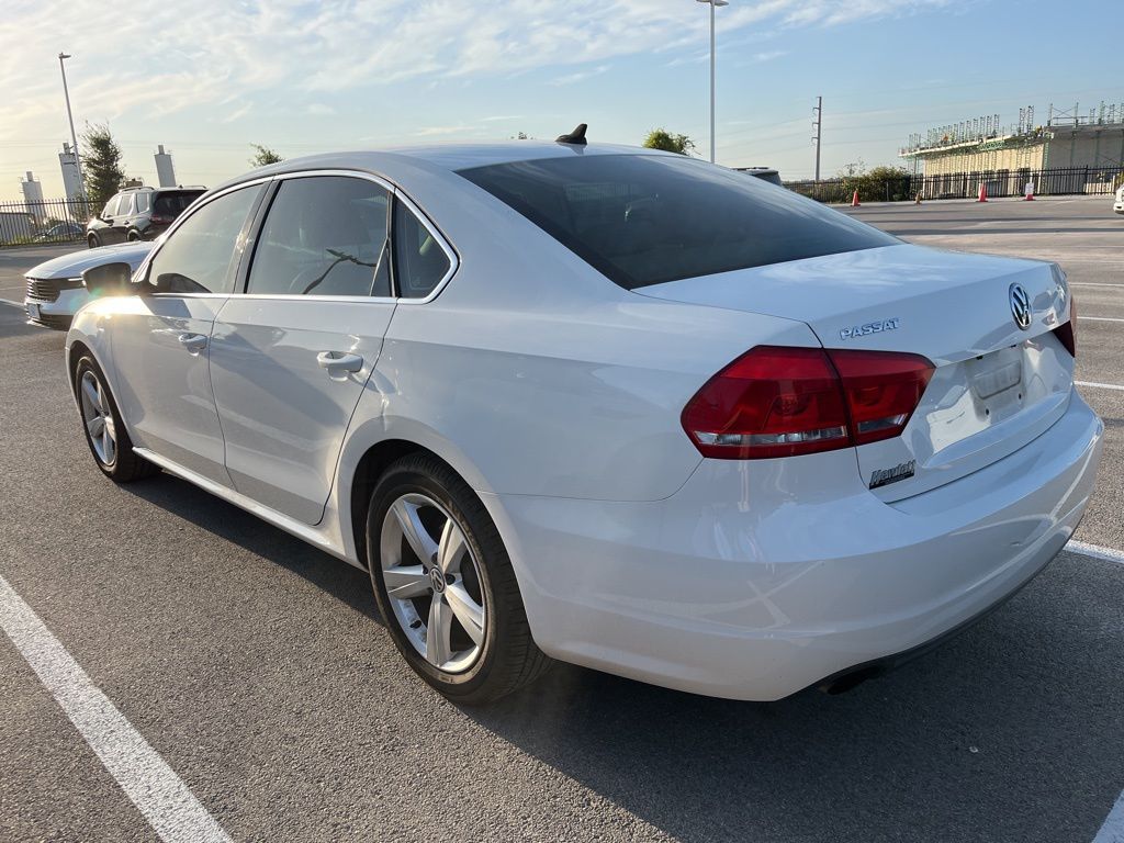 Thumbnail: 2014 Volkswagen Passat - 4