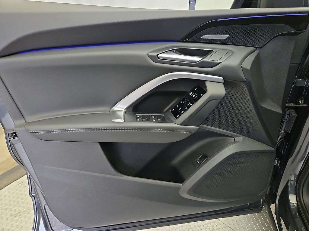 Thumbnail: 2025 Audi Q5 - 13