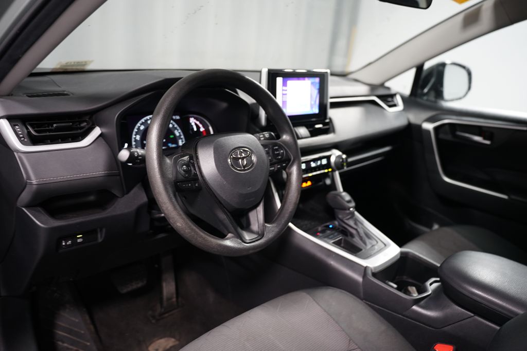 2023 Toyota RAV4 XLE 7