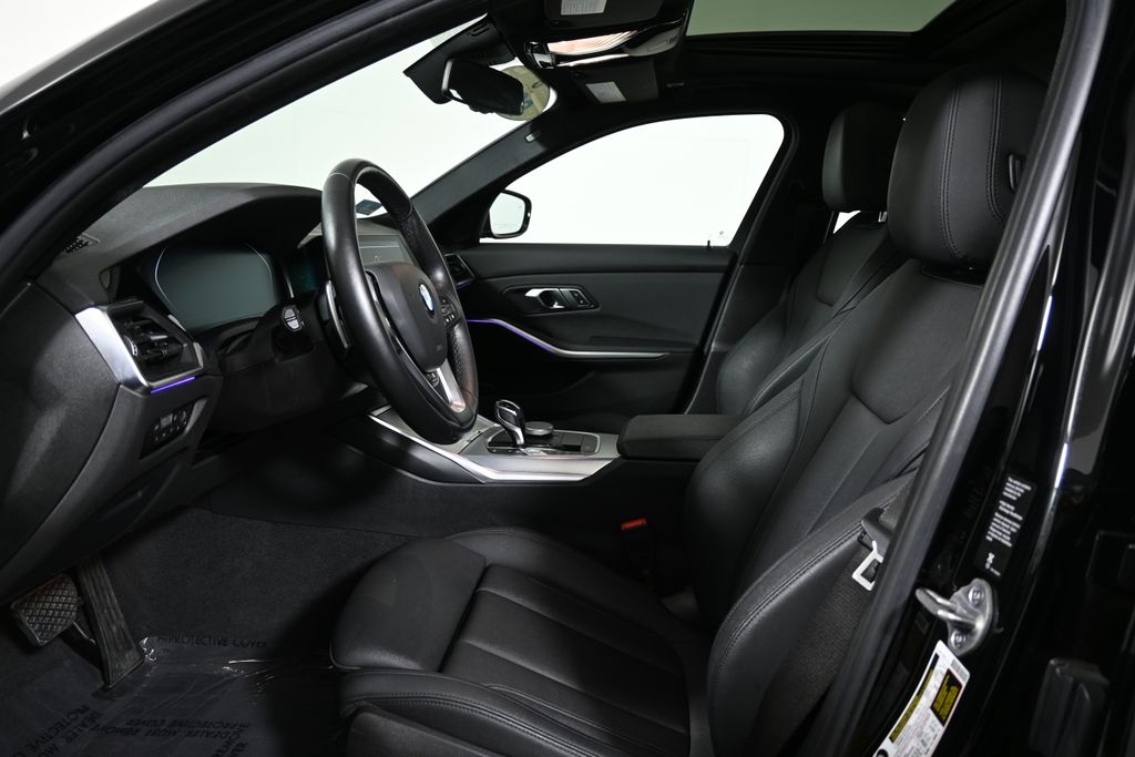 Thumbnail: 2021 BMW 3 Series - 3
