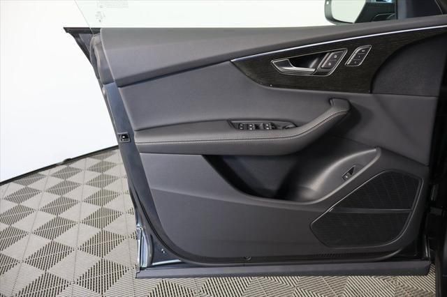 Thumbnail: 2026 Audi Q8 - 7