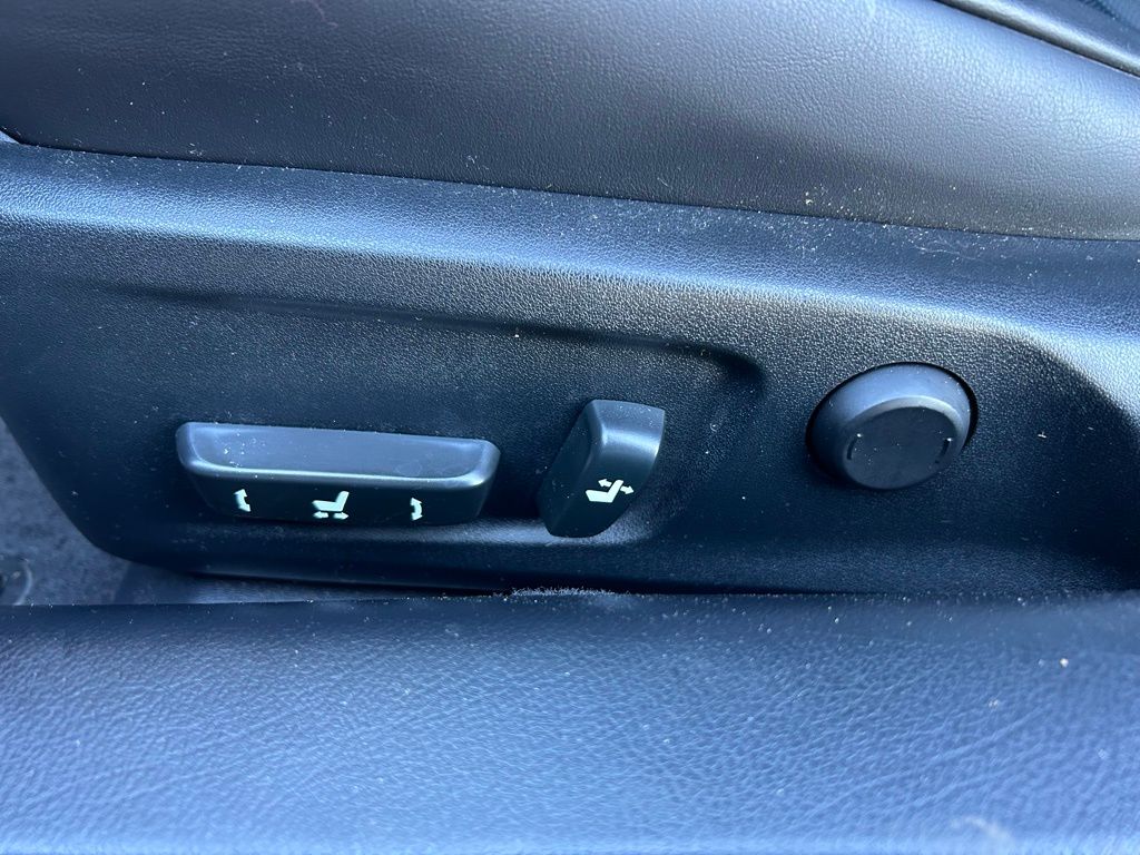 Thumbnail: 2016 Lexus RC - 16