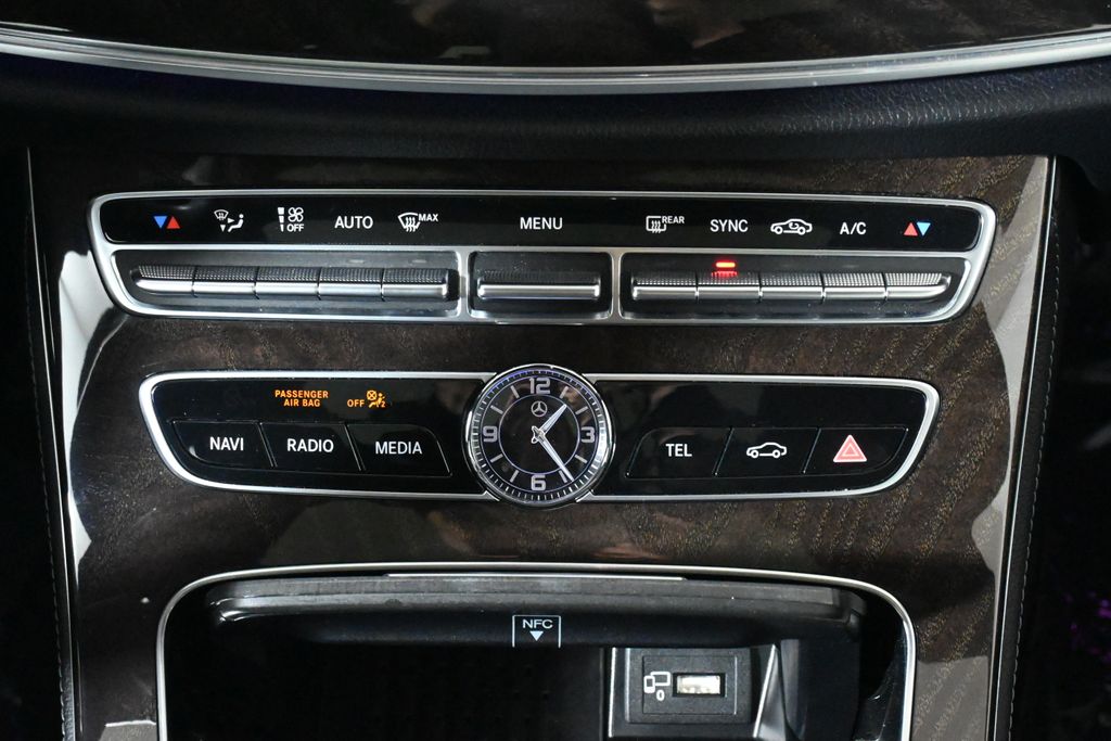 Thumbnail: 2020 Mercedes-Benz E-Class - 22