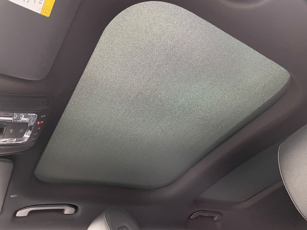 Thumbnail: 2022 Mercedes-Benz GLB - 31