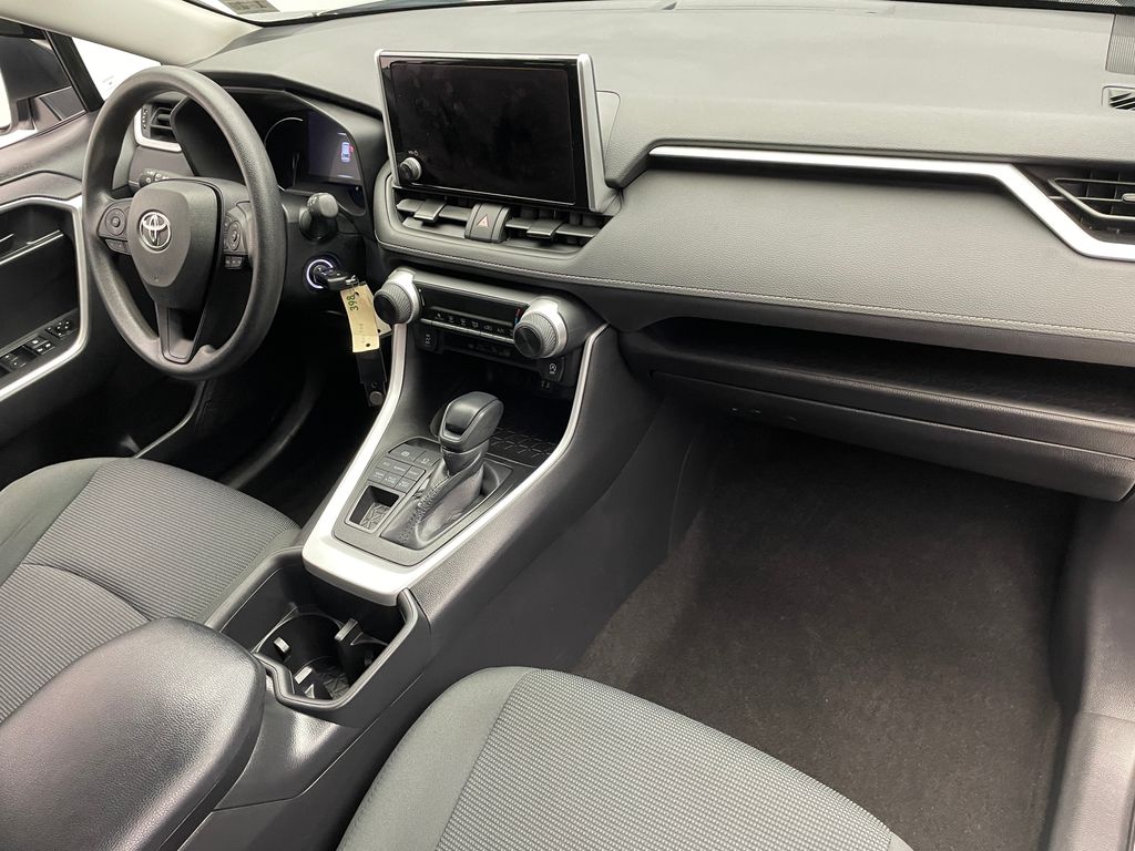2023 Toyota RAV4 LE 15