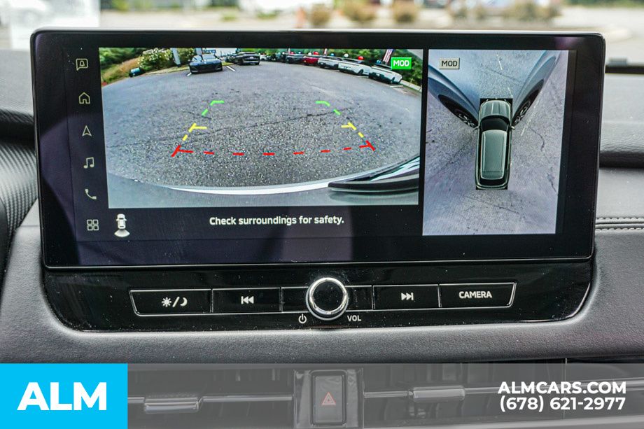 Used 2025 Silver Mitsubishi SE image 38