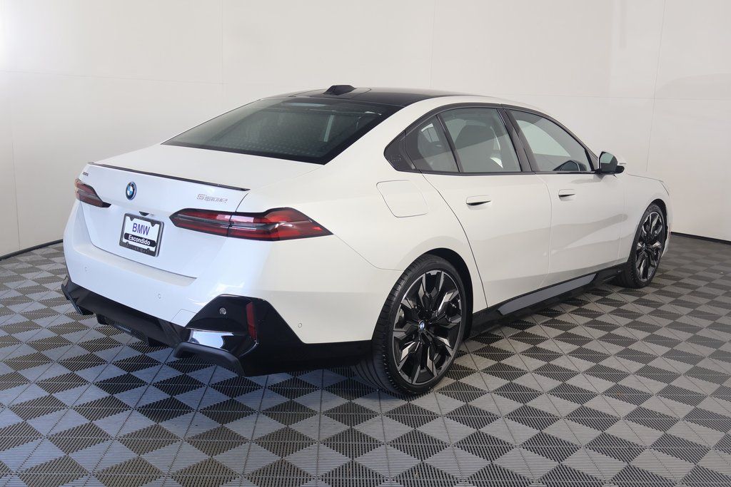 Thumbnail: 2026 BMW 5 Series - 2