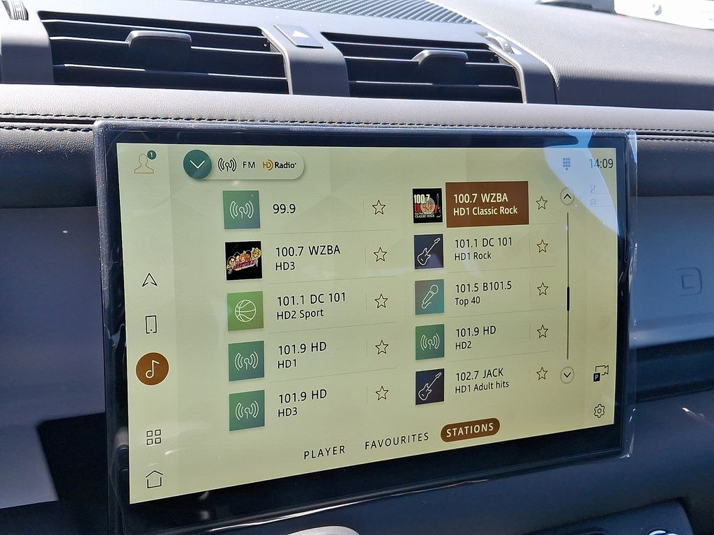2025 Land Rover Defender 110 16