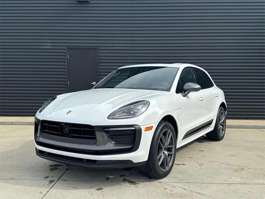 2025 Porsche Macan T AWD