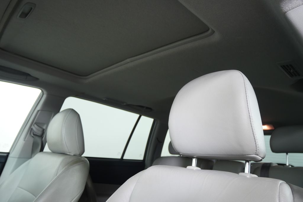 Thumbnail: 2012 Toyota Highlander - 7