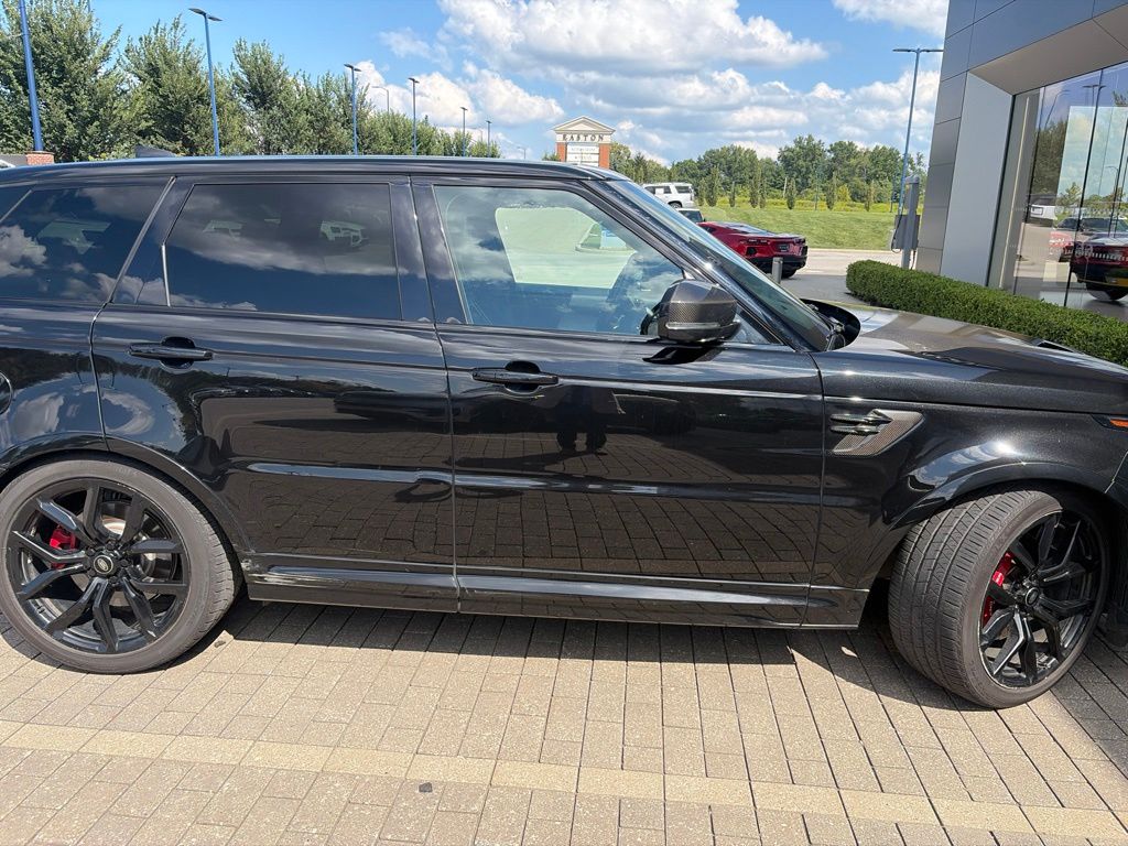 Used 2022 Black Land Rover SVR image 4