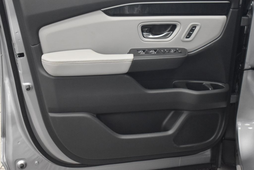 2025 Honda Pilot Elite 8