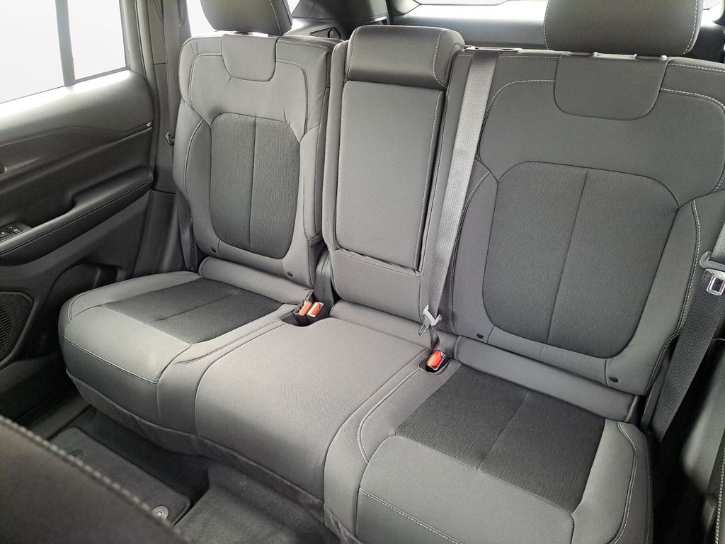 New Car 2025 Jeep Grand Cherokee  Laredo X For Sale Under $35,000 In Austin, Texas