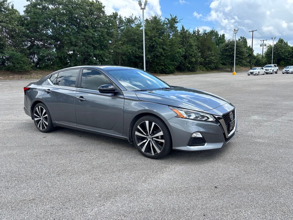 Gray (Gun Metallic) 2022 Nissan Altima 2.5 SR FWD Sedan Front-Wheel Drive Continuously Variable Transmission