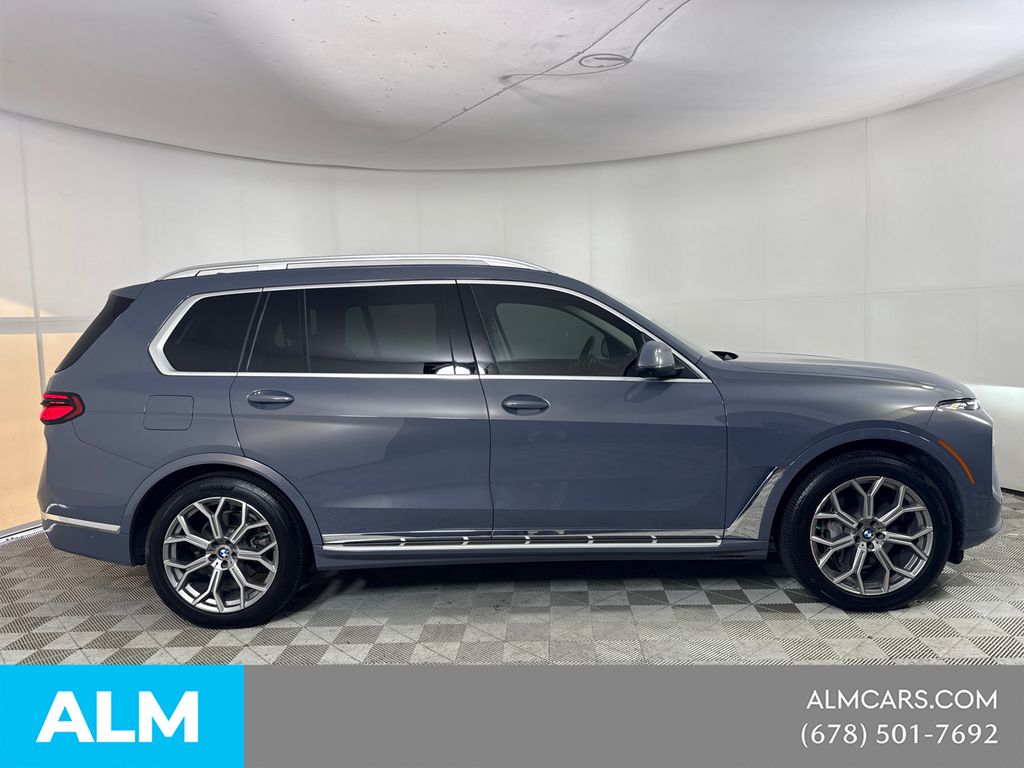 Used 2024  BMW xDrive40i image 4