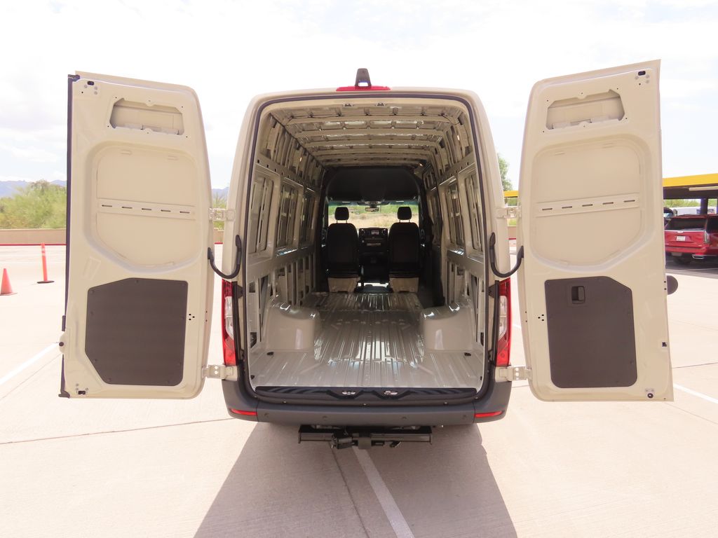 Thumbnail: 2025 Mercedes-Benz Sprinter - 30