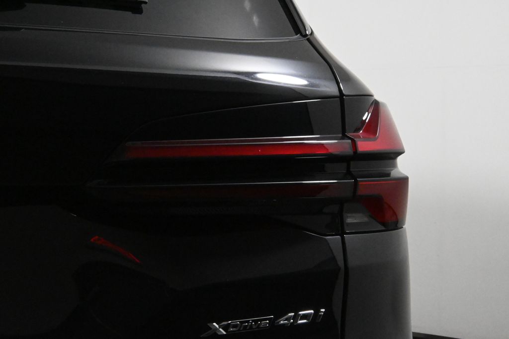 Thumbnail: 2026 BMW X5 - 13